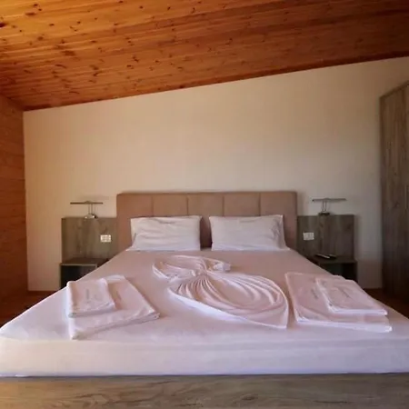 לינה וארוחת בוקר Shengjin Villa Shëngjin