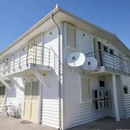 לינה וארוחת בוקר Shengjin Villa Shëngjin